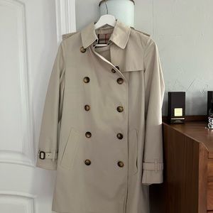 Burberry Trench Coat (Harbourn)